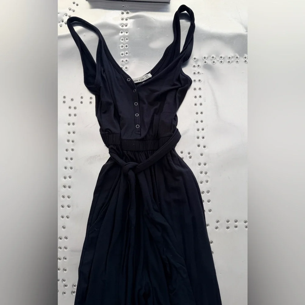 Abercrombie & Fitch Black Sleeveless Button-Front Maxi Dress with Tie Waist